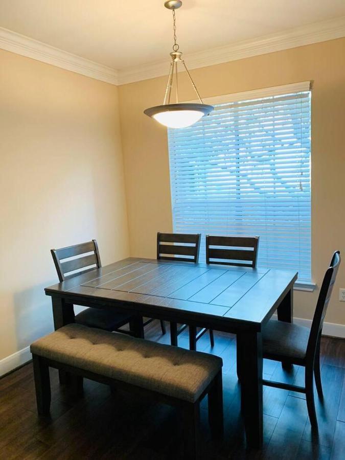 2 Bedroom Easy Access To Med Center, Nrg, Downtown Houston Bagian luar foto