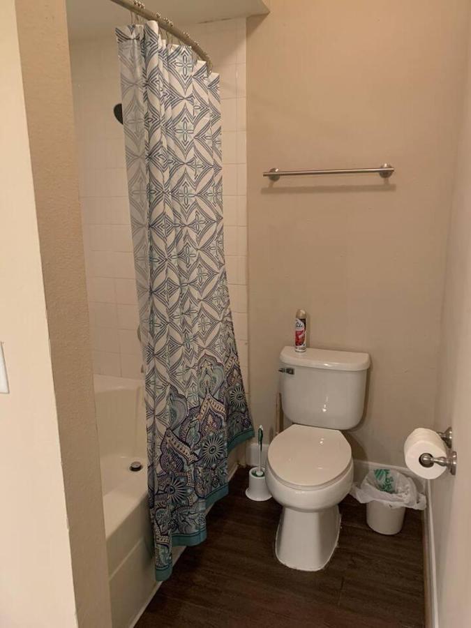 2 Bedroom Easy Access To Med Center, Nrg, Downtown Houston Bagian luar foto