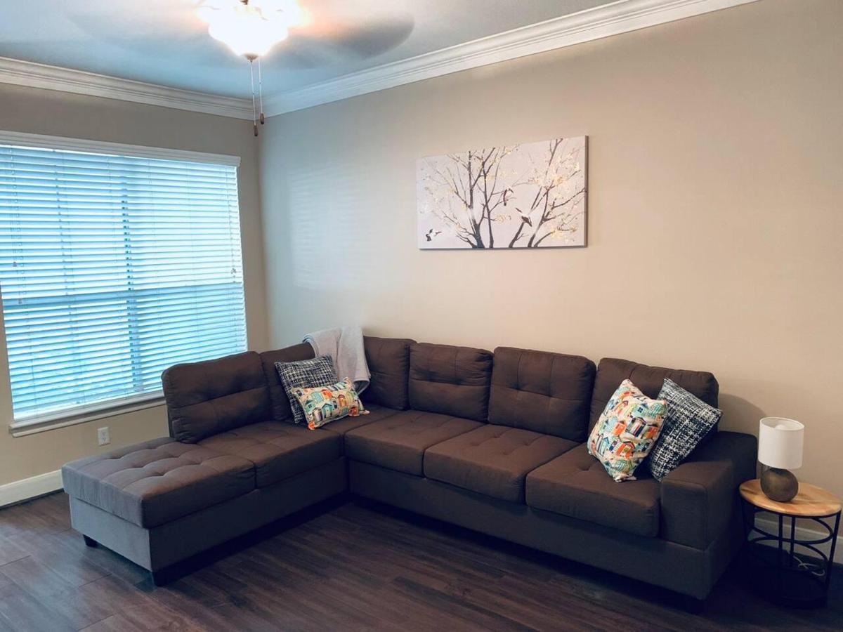 2 Bedroom Easy Access To Med Center, Nrg, Downtown Houston Bagian luar foto