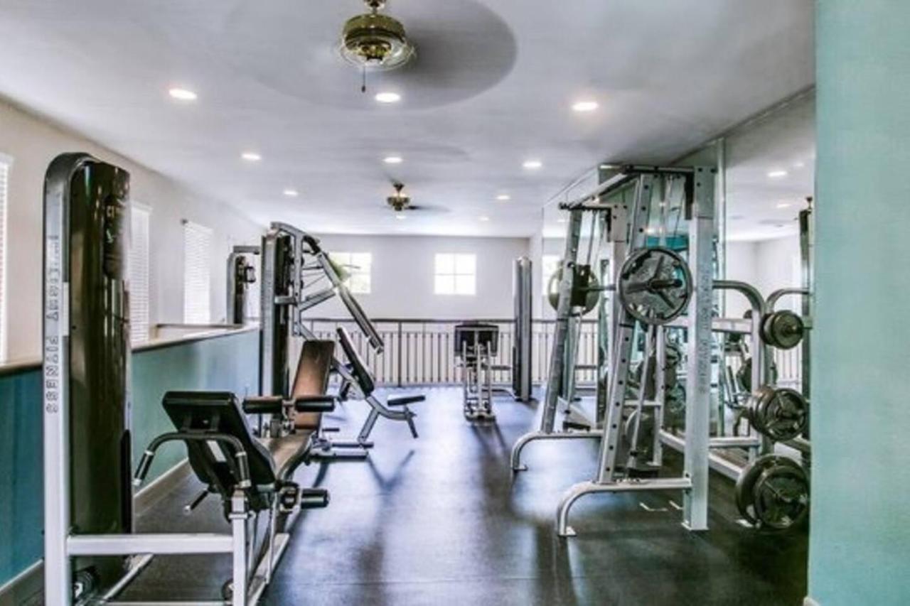 2 Bedroom Easy Access To Med Center, Nrg, Downtown Houston Bagian luar foto