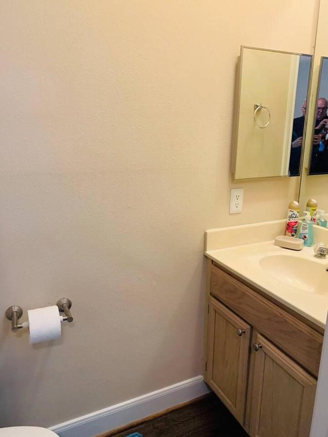 2 Bedroom Easy Access To Med Center, Nrg, Downtown Houston Bagian luar foto